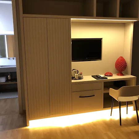 200 Rooms & Terrace-2